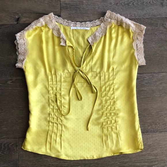 Diane Von Furstenberg Tops - Diane Von Furstenberg Blouse